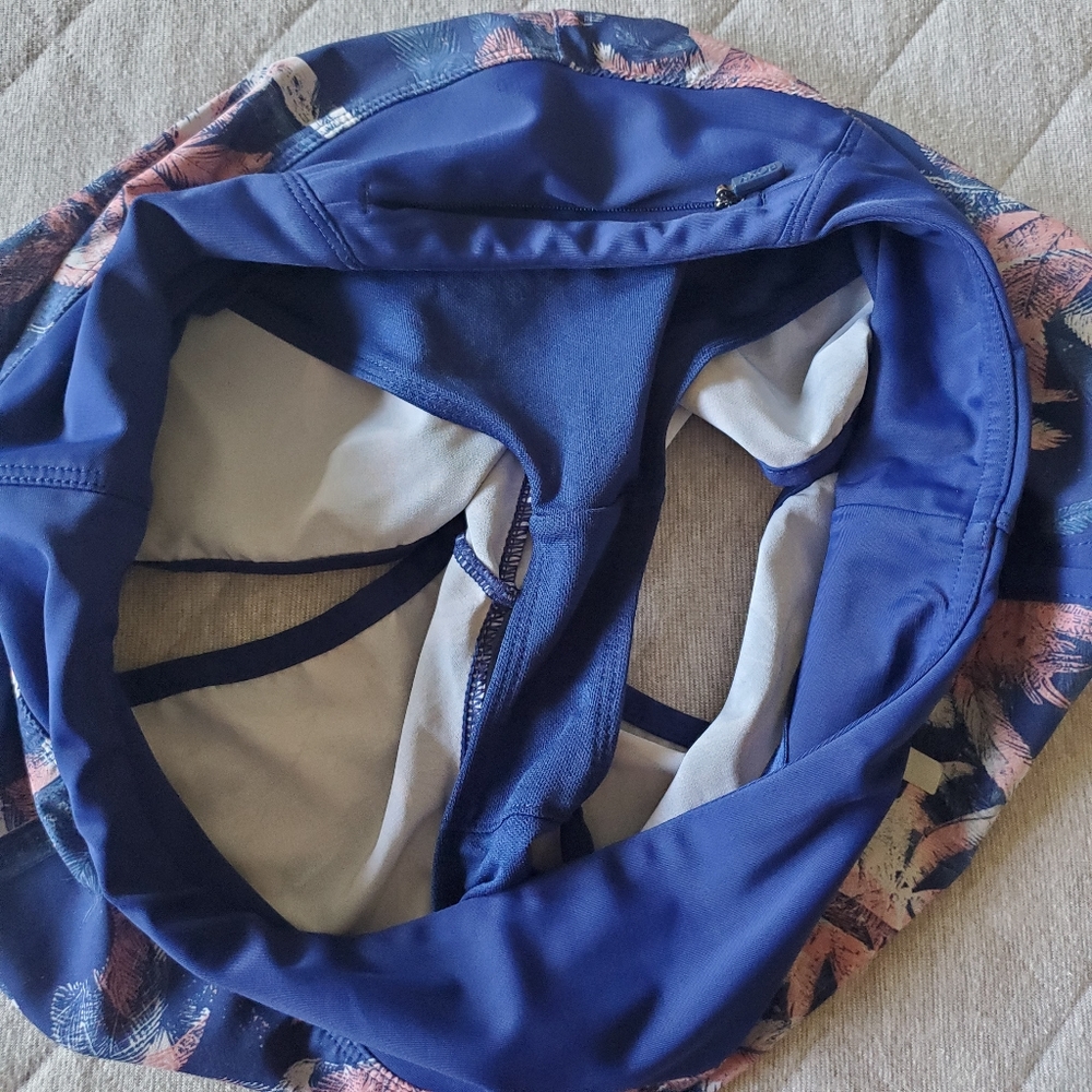 ⭐4/$20‎ Roxy Shorts Medium - Picture 3 of 8